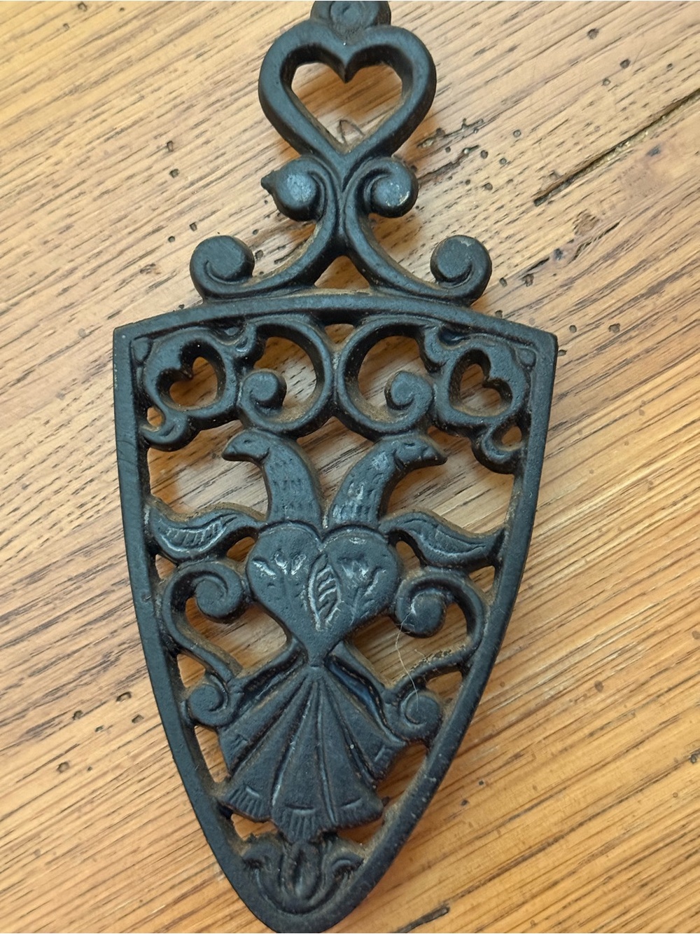 Trivet -2 Doves in a Heart cast iron # 260